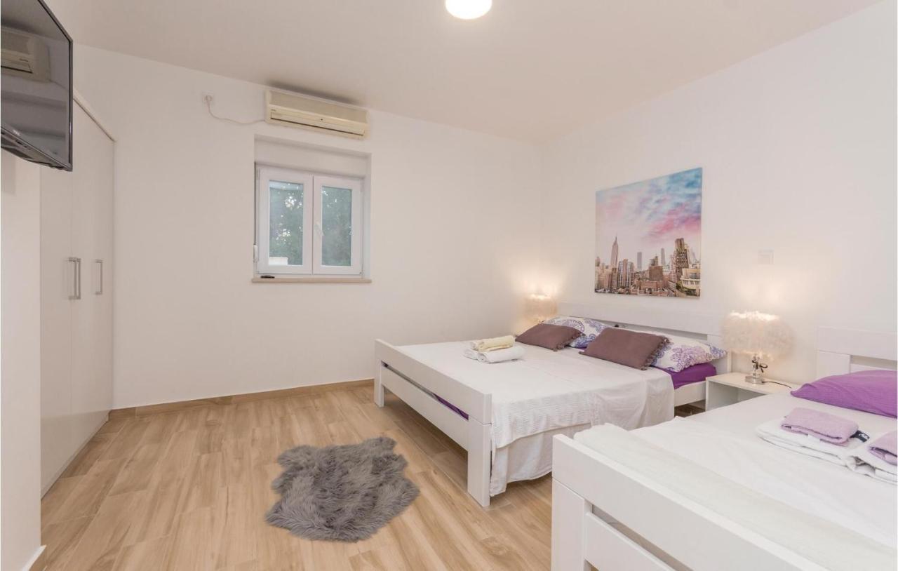 Apartments In Turanj, 20M From The Beach Sukosan Bagian luar foto