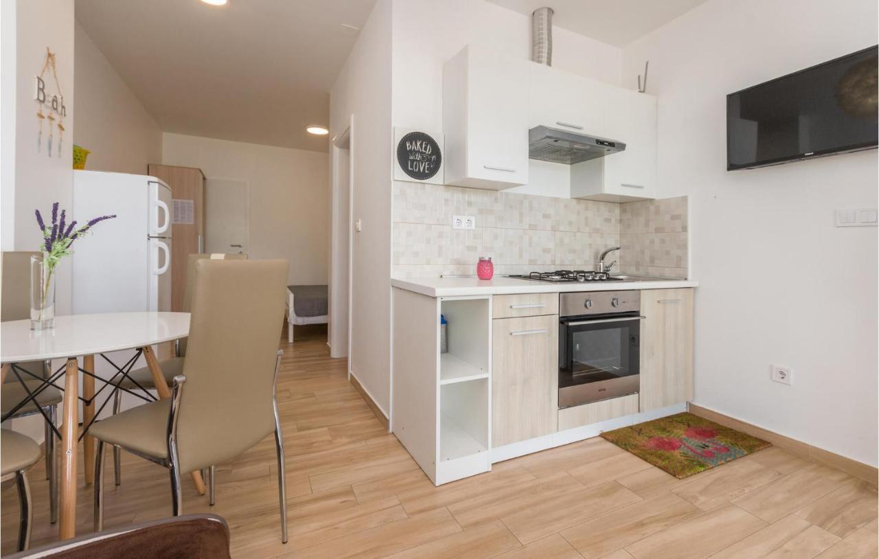 Apartments In Turanj, 20M From The Beach Sukosan Bagian luar foto