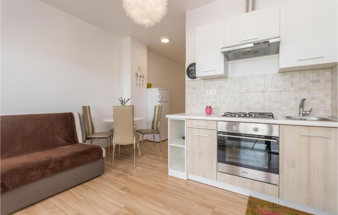 Apartments In Turanj, 20M From The Beach Sukosan Bagian luar foto
